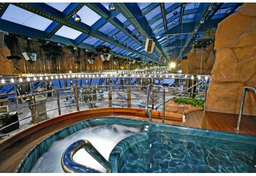 El Jacuzzi del Club Salute "Saturnia" está junto al Gimnasio